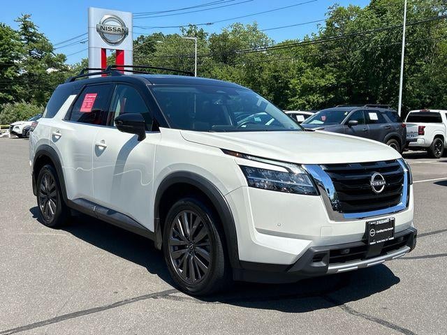 2023 Nissan Pathfinder SL 4WD