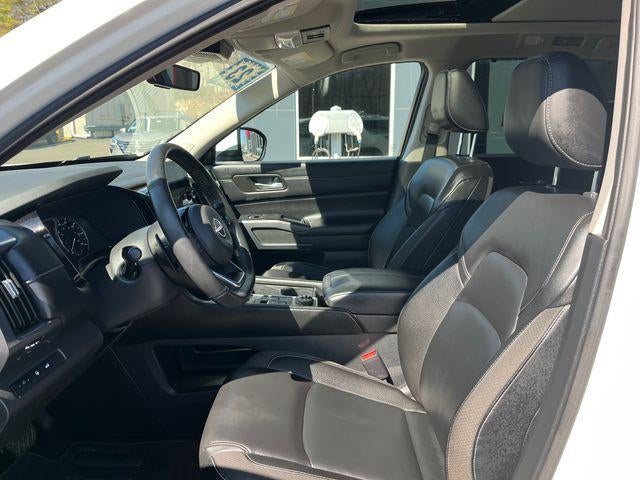 2023 Nissan Pathfinder SL 4WD