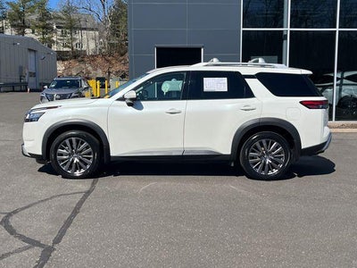 2023 Nissan Pathfinder SL 4WD