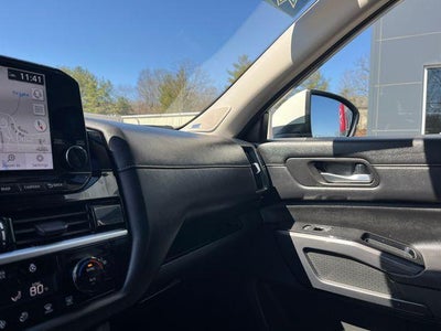 2023 Nissan Pathfinder SL 4WD