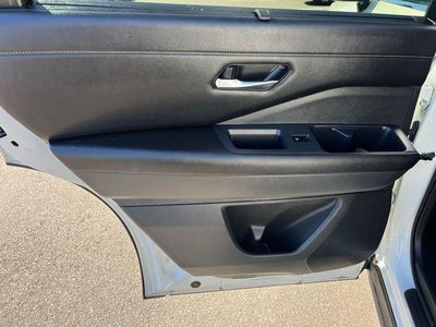 2023 Nissan Pathfinder SL 4WD