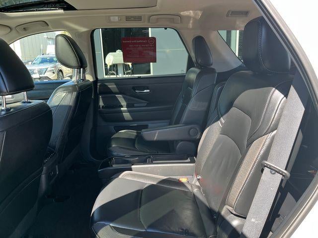 2023 Nissan Pathfinder SL 4WD