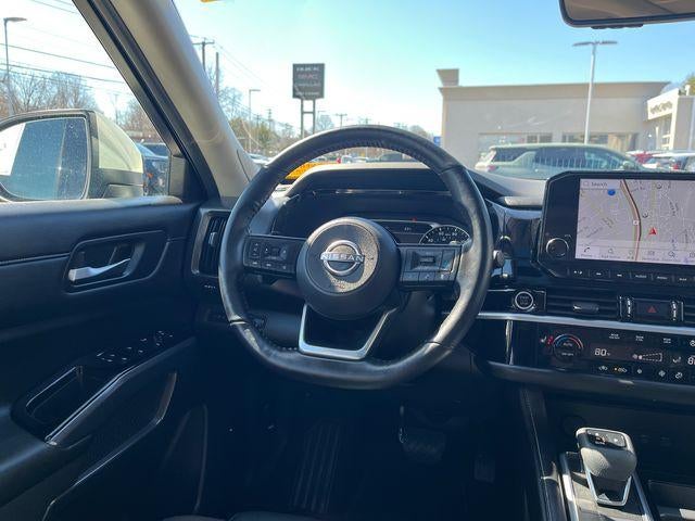 2023 Nissan Pathfinder SL 4WD