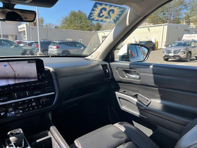 2023 Nissan Pathfinder SL 4WD