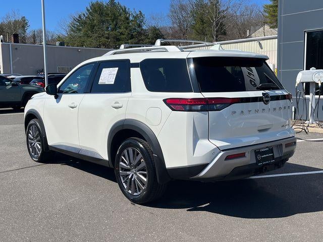 2023 Nissan Pathfinder SL 4WD