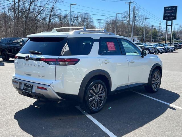 2023 Nissan Pathfinder SL 4WD