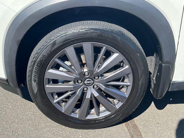 2023 Nissan Pathfinder SL 4WD