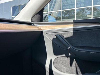 2025 Tesla Model Y Long Range AWD *Ltd Avail*