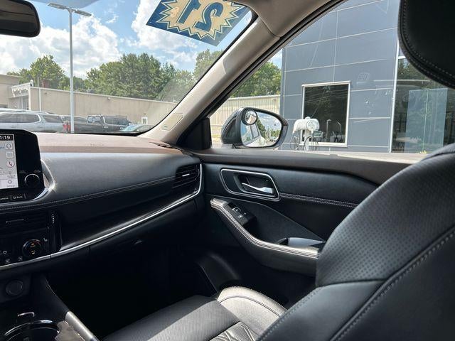 2021 Nissan Rogue AWD Platinum